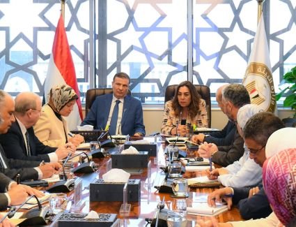 التنمية المحلية والزراعة يبحثان  التوسع في استخدام المخلفات الزراعية لإنتاج غاز حيوي وسماد عضوي