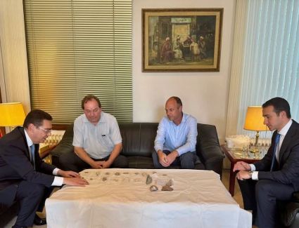 مصر تتسلم مجموعة من القطع الأثرية من هولندا تنتمي لحقب زمنية مختلفة من الحضارة المصرية القديمة