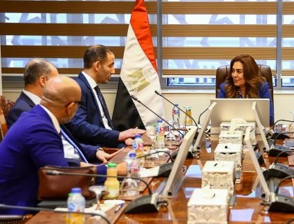 وزيرة التنمية المحلية تبحث مع قيادات شركة “Edge Conn” مجالات التعاون في تعزيز البنية التكنولوجية ودعم التحول الرقمي بالمحليات