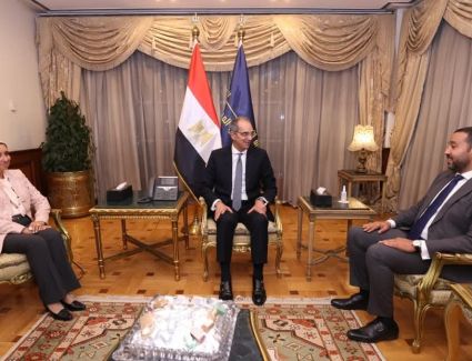 وزير الاتصالات وتكنولوجيا المعلومات يستقبل رئيس مجلس إدارة الشركة المصرية للاتصالات والعضو المنتدب والرئيس التنفيذي الجديد للشركة