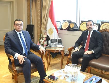 وزير الإسكان يبحث مع رئيس جهاز مستقبل مصر للتنمية المستدامة عددًا من ملفات العمل المشتركة
