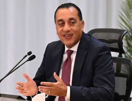 رئيس الوزراء: سعيد وفخور كمواطن مصريّ قبل أن أكون مسئولا عن الحكومة المصرية لأننا نشهد جميعا اليوم حدثا فريدا واستثنائيا من نوعه