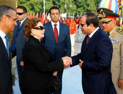عاجل: الرئيس السيسي يقرر منح السيدة جيهان السادات وسام الكمال وإطلاق اسمها على محور الفردوس