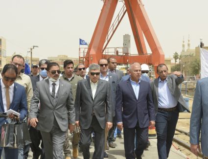 الوزير وربيع يبحثان التعاون لبناء أسطول مصري من سفن الصب والوحدات المعاونة