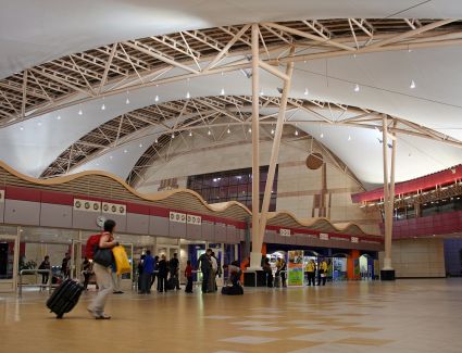 وزير الطيران: زيادة طاقة مطار شرم الشيخ الاستيعابية إلى 9.5 مليون راكب سنويا