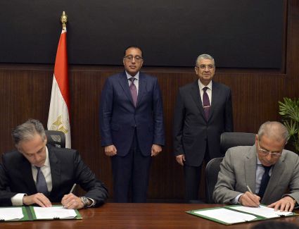 رئيس الوزراء يشهد توقيع اتفاقيتى تعاون لدعم جهود إزالة الكربون من قطاع الطاقة في مصر