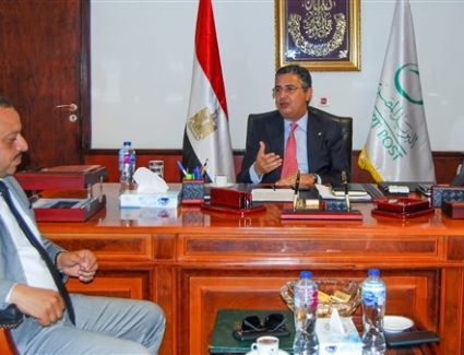 رئيس هيئة البريد يلتقي رئيس نقابة العاملين بالبريد المصري