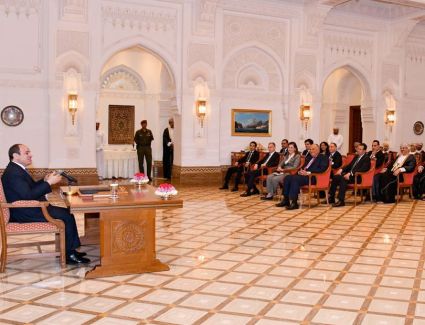 تعرف علي تفاصيل لقاء الرئيس السيسي مع ممثلي مجتمع الأعمال ورؤساء كبرى الشركات في سلطنة عمان