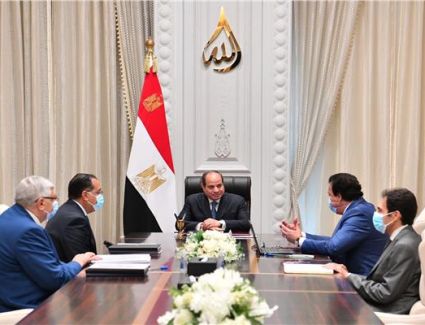 عاجل: الرئيس السيسي يوجه بتقديم حزم تحفيزية للأطباء بتطوير منظومة مالية من شأنها الارتقاء بدخل الطبيب