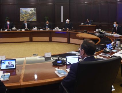 مجلس الوزراء يستعرض تقريراً من وزير الصحة والسكان حول آخر مستجدات الحالة الوبائية لفيروس كورونا محلياً وعالمياً
