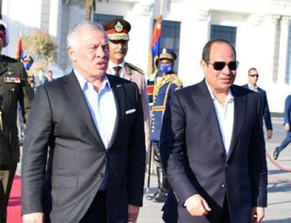 الرئيس السيسي يودع الملك عبد الله  بمطار العلمين الجديد