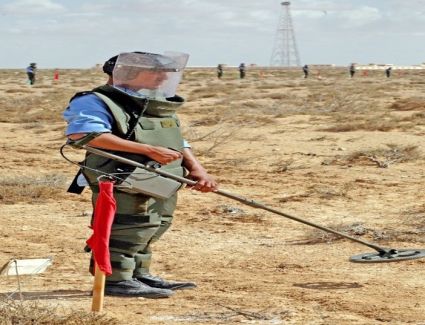 عاجل: القوات المسلحة تواصل جهودها فى مجال إزالة مخلفات الحرب العالمية الثانية بالصحراء الغربية