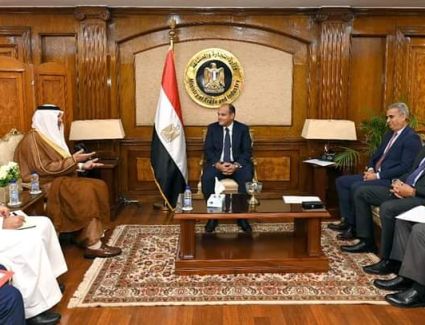 وزير التجارة والصناعة يبحث مع سفير السعودية بالقاهرة تعزيز  التعاون المشترك بين البلدين