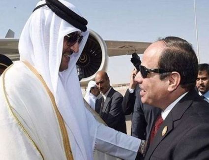 عاجل: أمير قطر يستقبل الرئيس السيسي في مطار الدوحة