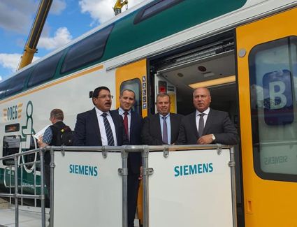 وزير النقل يتفقد قطارات سيمنز  العالمية بمعرض السكك الحديدية اينو ترانس