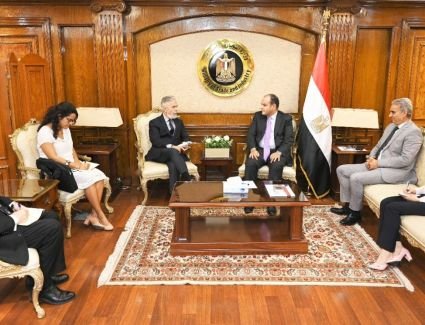 وزير التجارة والصناعة يستقبل سفير البرازيل بالقاهرة