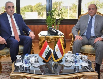 وزير الطيران يلتقى السفير العراقى بالقاهرة لبحث  التعاون المشترك فى مجال النقل الجوى