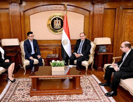وزير التجارة والصناعة يعقد سلسلة لقاءات مكثفة مع مسئولي عدد من كبريات الشركات العالمية المستثمرة بالسوق المصري