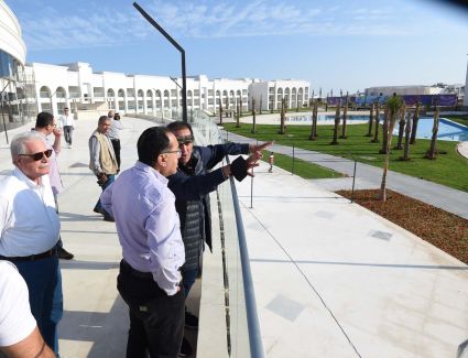 رئيس الوزراء يتفقد عددا من المشروعات الفندقية بشرم الشيخ