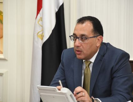 رئيس الوزراء يُصدر قراراً بالقواعد المنفذة لأحكام قانون منح بعض التيسيرات للمصريين المقيمين في الخارج