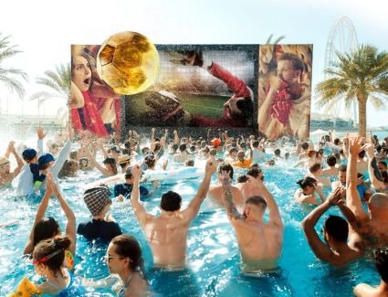 فندق دبل تري هلتون - شاطئ جميرا يفتتح قرية كرة القدم استعداداً لعرض البطولات العالمية وإسعاد مُحبي اللعبة 