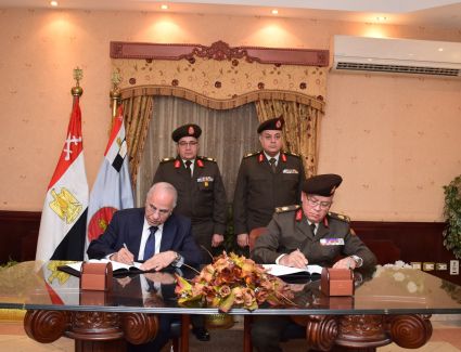 القوات المسلحة توقع عقد تعاون مشترك مع الشركة المصرية للأقمار الصناعية " نايل سات