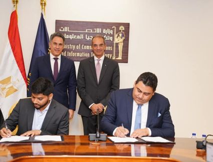 وزير الاتصالات يشهد توقيع اتفاقية تعاون بين "المصرية للاتصالات" و "Cloud4C" وكيل شركة  SAP العالمية