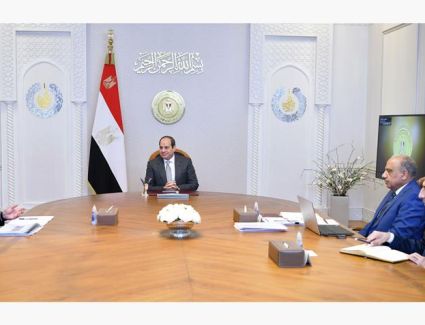 الرئيس السيسي يجتمع برئيس مجلس الوزراء ووزير قطاع الأعمال العام