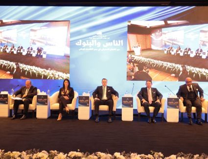 وزير السياحة والآثار يُشارك في أولى جلسات المؤتمر الاقتصادي السادس عشر الذي ينظمه المركز الإعلامي العربي