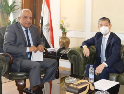 وزير قطاع الأعمال يستقبل السفير الصيني بالقاهرة لتعزيز التعاون الاقتصادي والفرص الاستثمارية 