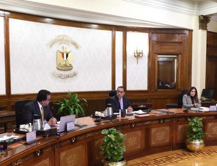 رئيس الوزراء يلتقي وزير الصحة لمتابعة جهود هيئة الإسعاف المصرية والهيئة العامة للتأمين الصحي