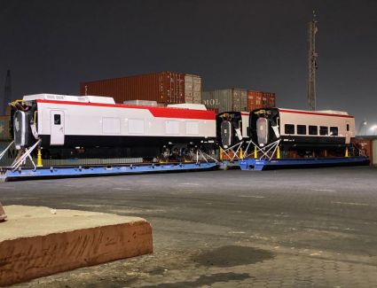 وزير النقل يعلن وصول القطار الثالث والرابع من قطارات  تالجو الفاخرة لميناء الاسكندرية 