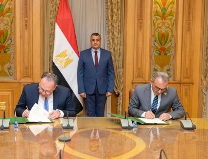 وزير الإنتاج الحربى يشهد توقيع بروتوكول تعاون مع شركة "ابدأ لتنمية المشروعات"