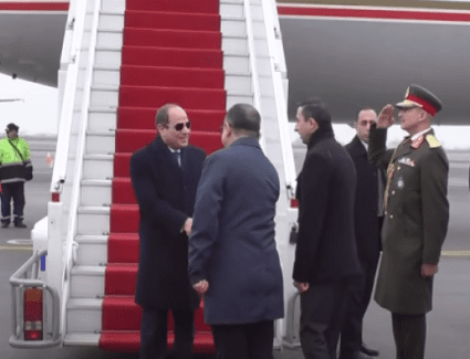 عاجل: وصول الرئيس السيسي إلى يريفان في أول زيارة لرئيس مصري إلى أرمينيا (فيديو)