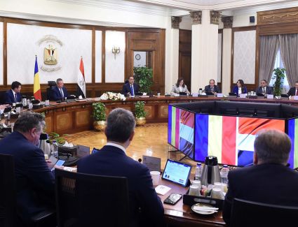 رئيسا وزراء مصر ورومانيا يترأسان جلسة مباحثات موسعة لبحث تعزيز التعاون المشترك 