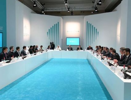 الرئيس السيسي يشارك بالمائدة المستديرة للشركات المليارية على هامش القمة العالمية للحكومات