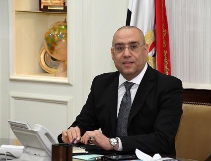 وزير الإسكان يتابع الموقف التنفيذى للمشروعات السكنية والطرق بمدينة العبور الجديدة