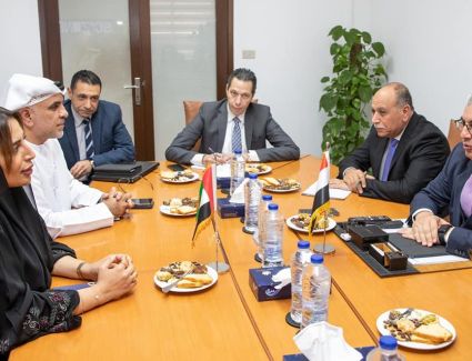 رئيس اقتصادية قناة السويس يلتقي رئيس القطاع الدولي لموانئ أبو ظبي لبحث التعاون خلال الفترة المقبلة