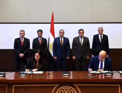 رئيس الوزراء يشهد توقيع مذكرة تفاهم مع شركتين عالميتين لتطوير مجال الفحص الطبي في مصر 