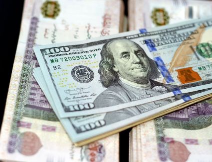 سعر الدولار مقابل الجنيه في بداية تعاملات اليوم الخميس 9 مارس 2023