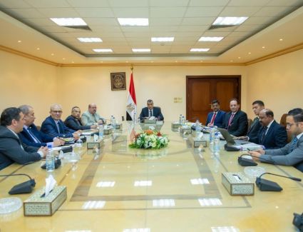 وزير الإنتاج الحربى  يبحث مع وفد شركة "فومتك الهندية" التعاون المشترك