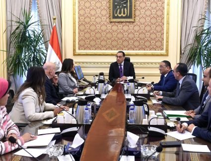 رئيس الوزراء يواصل سلسلة لقاءاته لمناقشة مقترحات برنامج رد الأعباء التصديرية الجديد