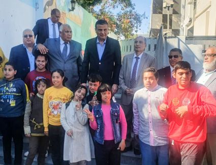 البنك الزراعي المصري يواصل مسيرة قوافل الخير لتوزيع المساهمات الغذائية على الأسر الأكثر احتياجاً بالوادي الجديد